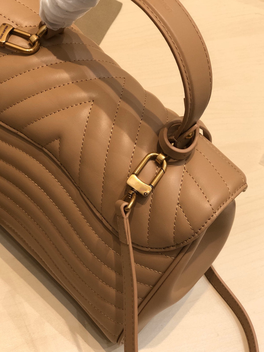 LV NEW WAVE TOP HANDLE 26CM BEIGE CALFSKIN
