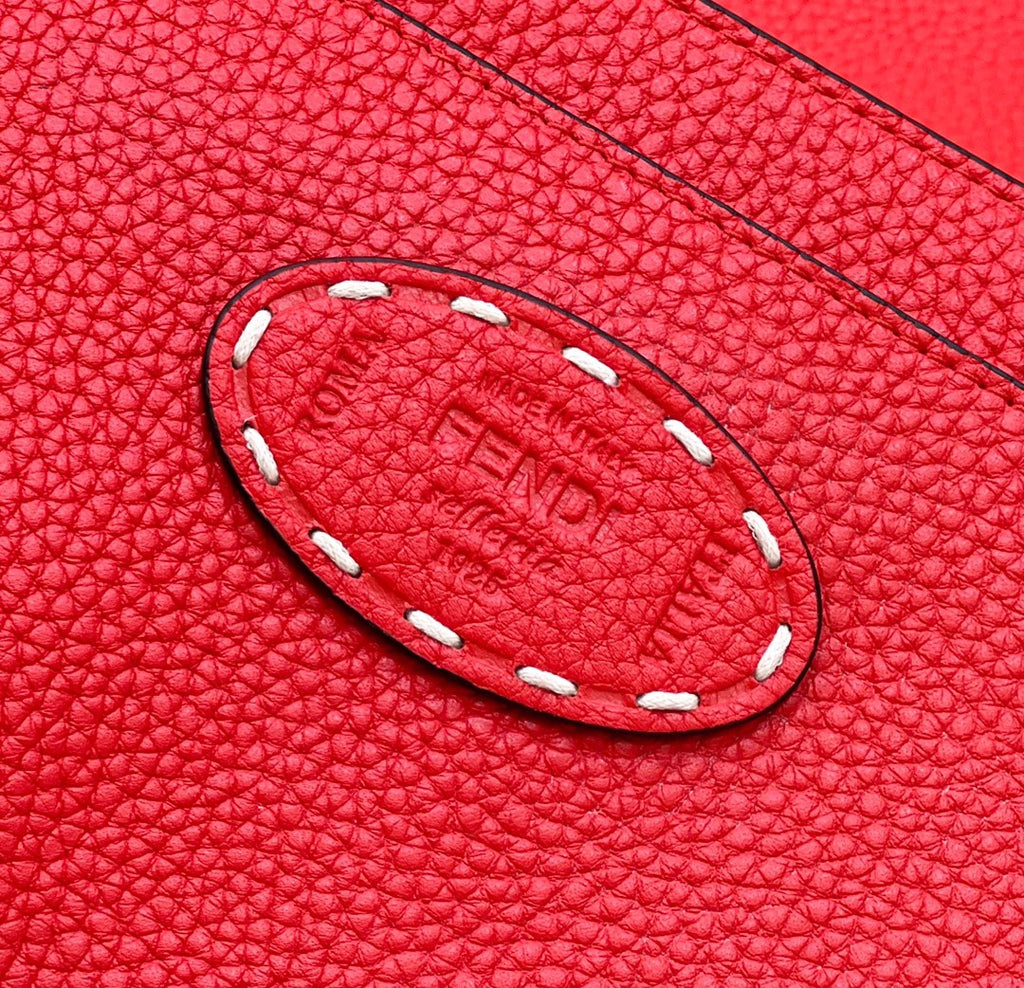 PEEKABOO ISEEU 33 IN RED GRAINED CALFSKIN SILVER HARDWARE
