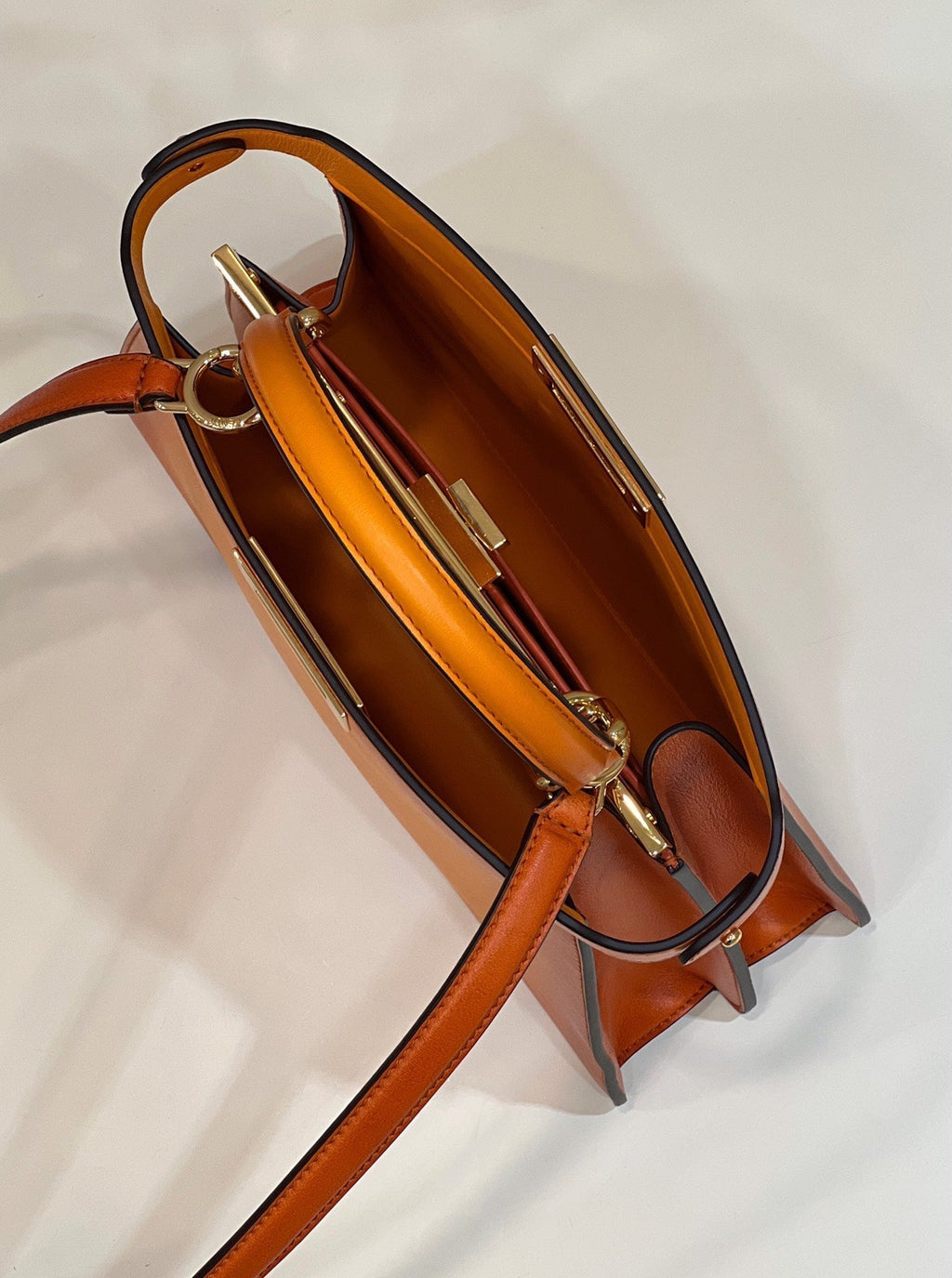 PEEKABOO ISEEU 33 IN ORANGE OMBRE SMOOTH CALFSKIN GOLD HARDWARE