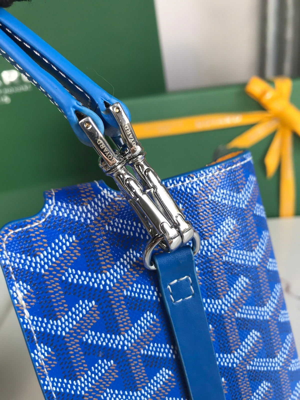 MONTMARTRE GM CASE 18 IN SAPPHIRE BLUE GOYARDINE CANVAS