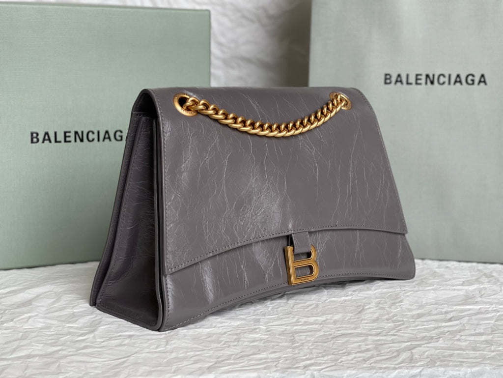 CRUSH MEDIUM CHAIN BAG 31 IN SUVA GRAY CRUSHED CALFSKIN GOLD HARDWARE
