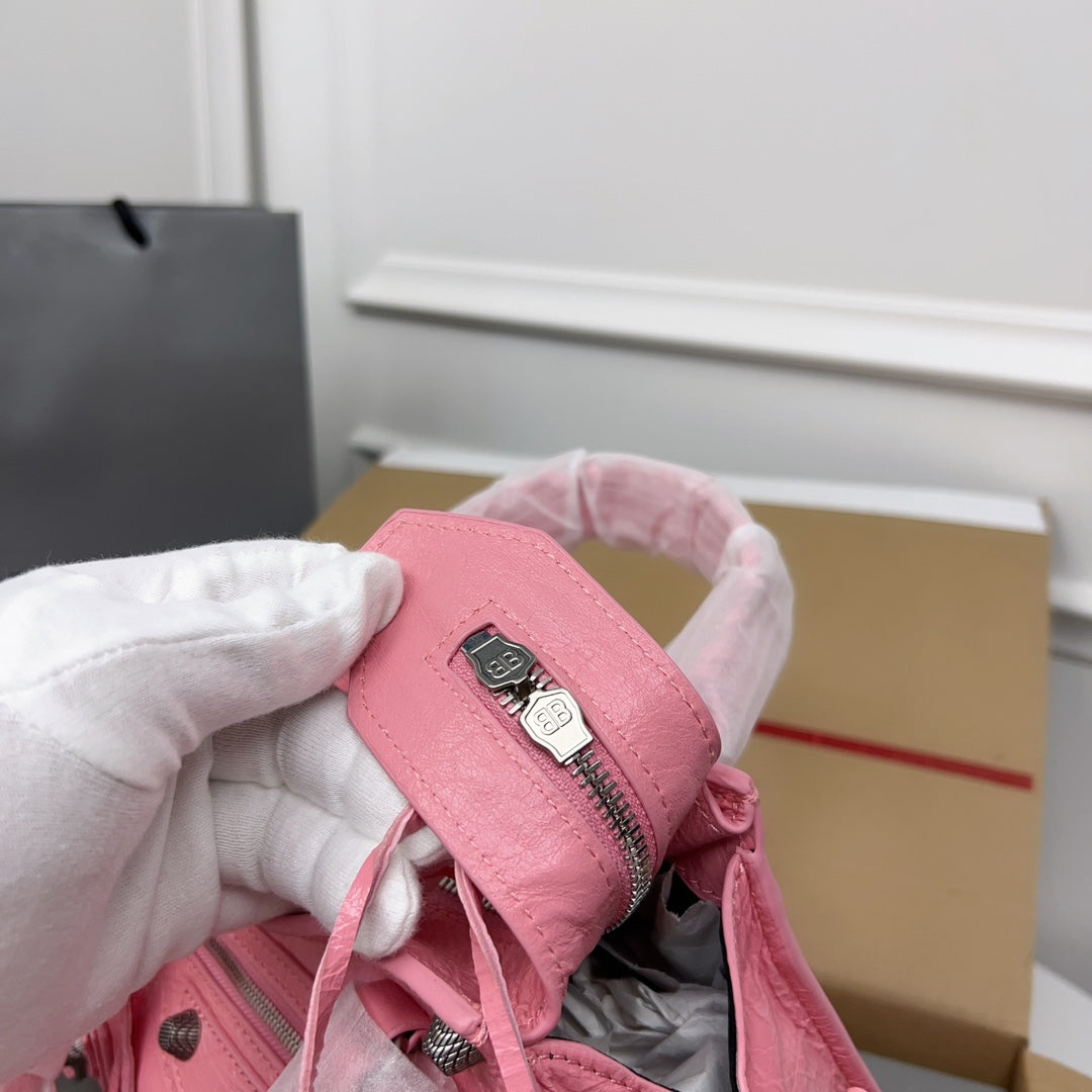 NEO CAGOLE 26 IN FLAMINGO PINK LAMBSKIN