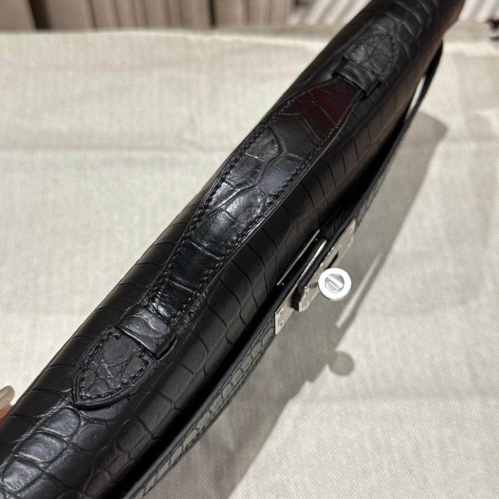 KELLY CUT 31 IN BLACK SHINY ALLIGATOR LEATHER WITH SILVER HARDWARE