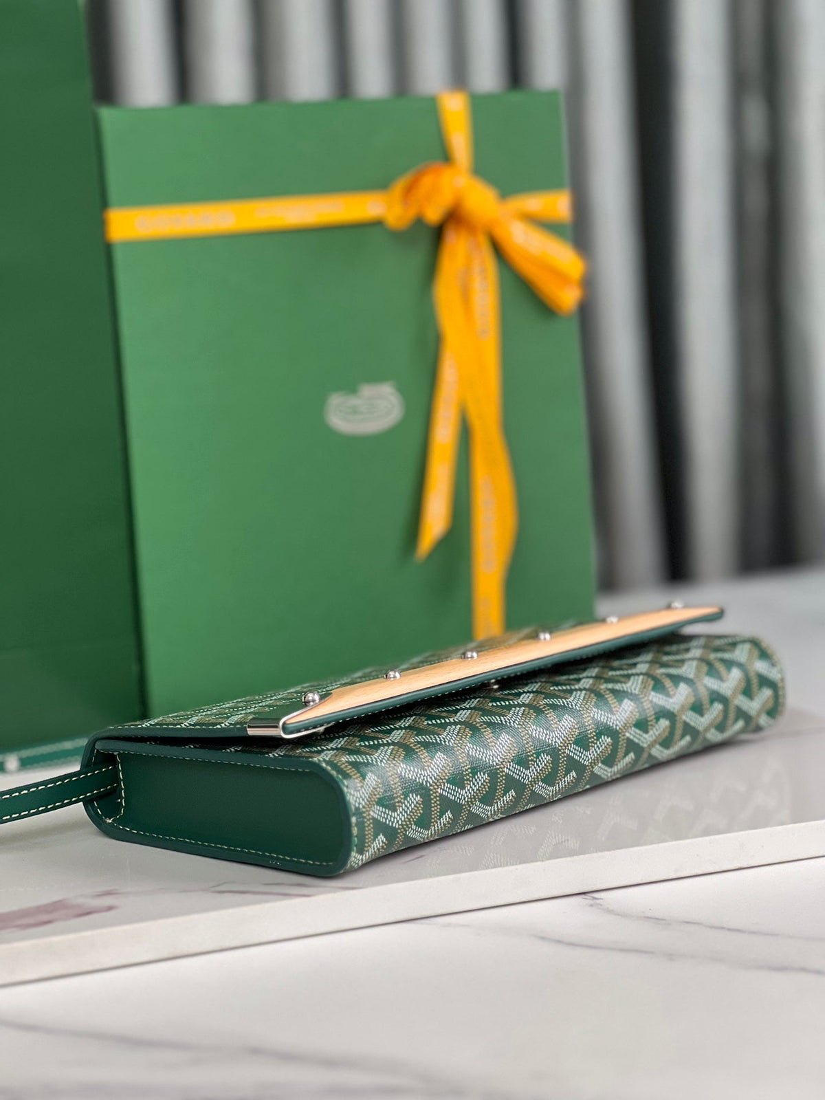 MONTE-CARLO PM CLUTCH 25 IN GREEN GOYARDINE CANVAS