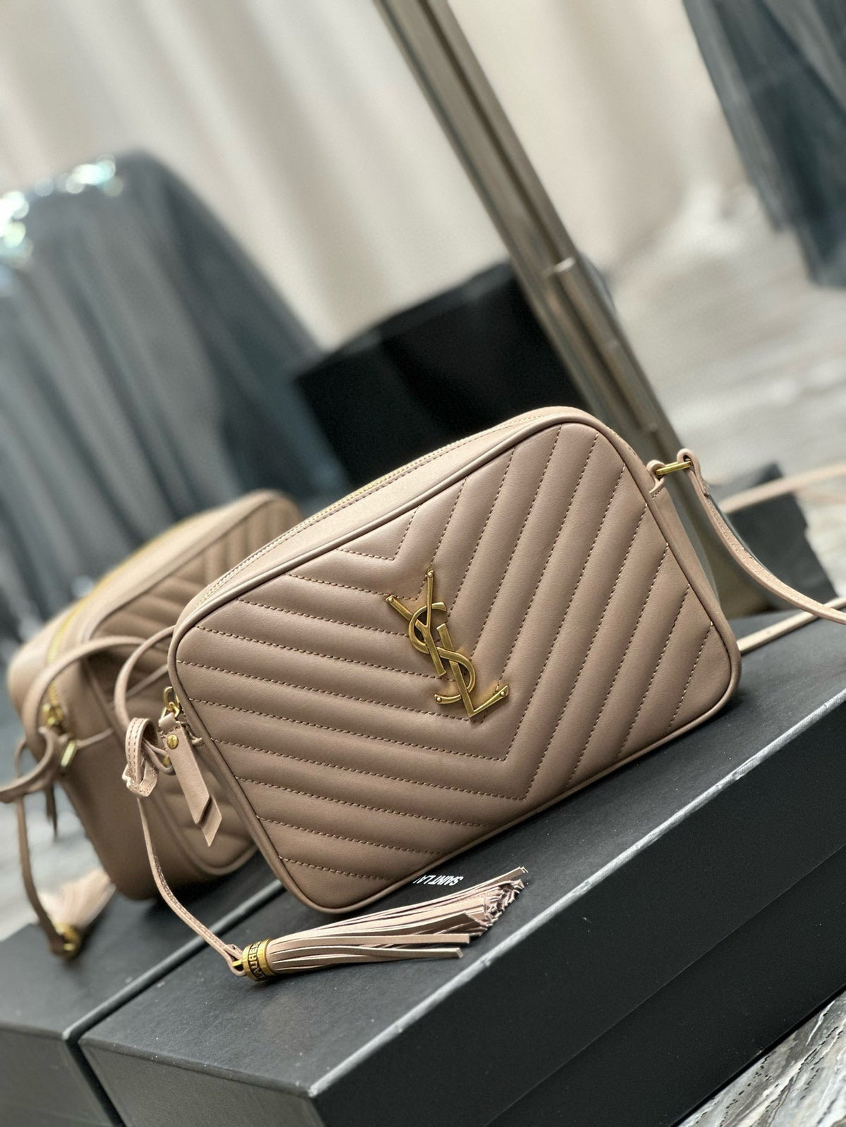 LOU 23 CAMERA BAG BEIGE IN QUILTED LEATHER GOLD HARDWARE