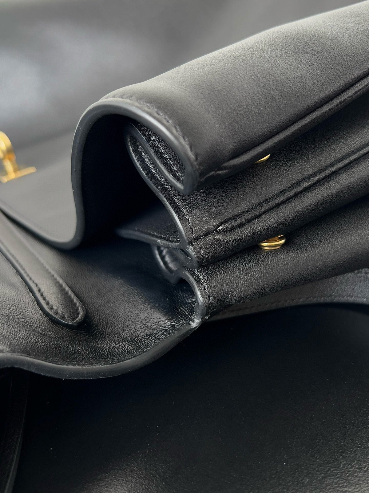 RODEO MEDIUM BAG 35 IN BLACK SMOOTH CALFSKIN GOLD HARDWARE