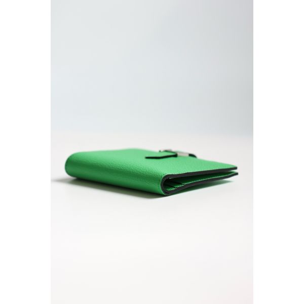 HERM Bearn Compact Handmade Wallet in Vert Comics Chevre Mysore Goatskin