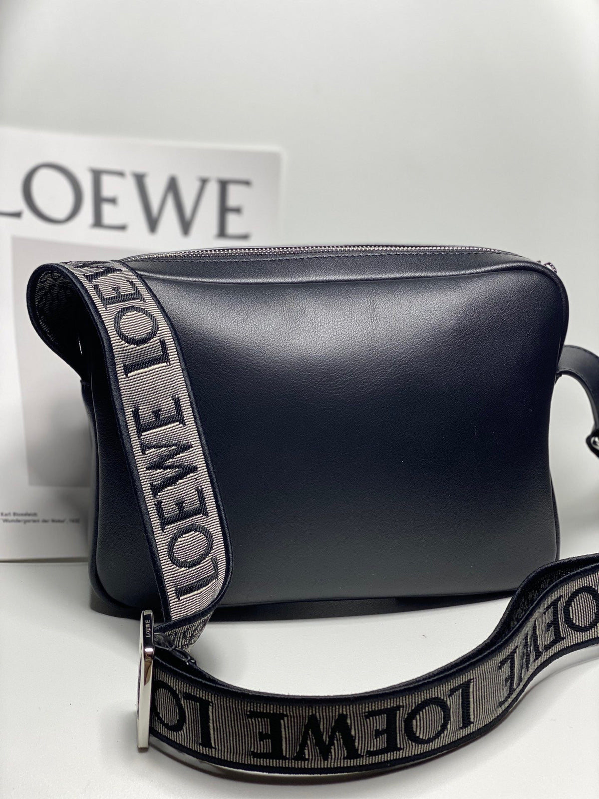 LO Messenger Bag