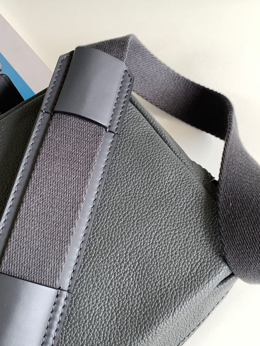 LO Messenger Bag
