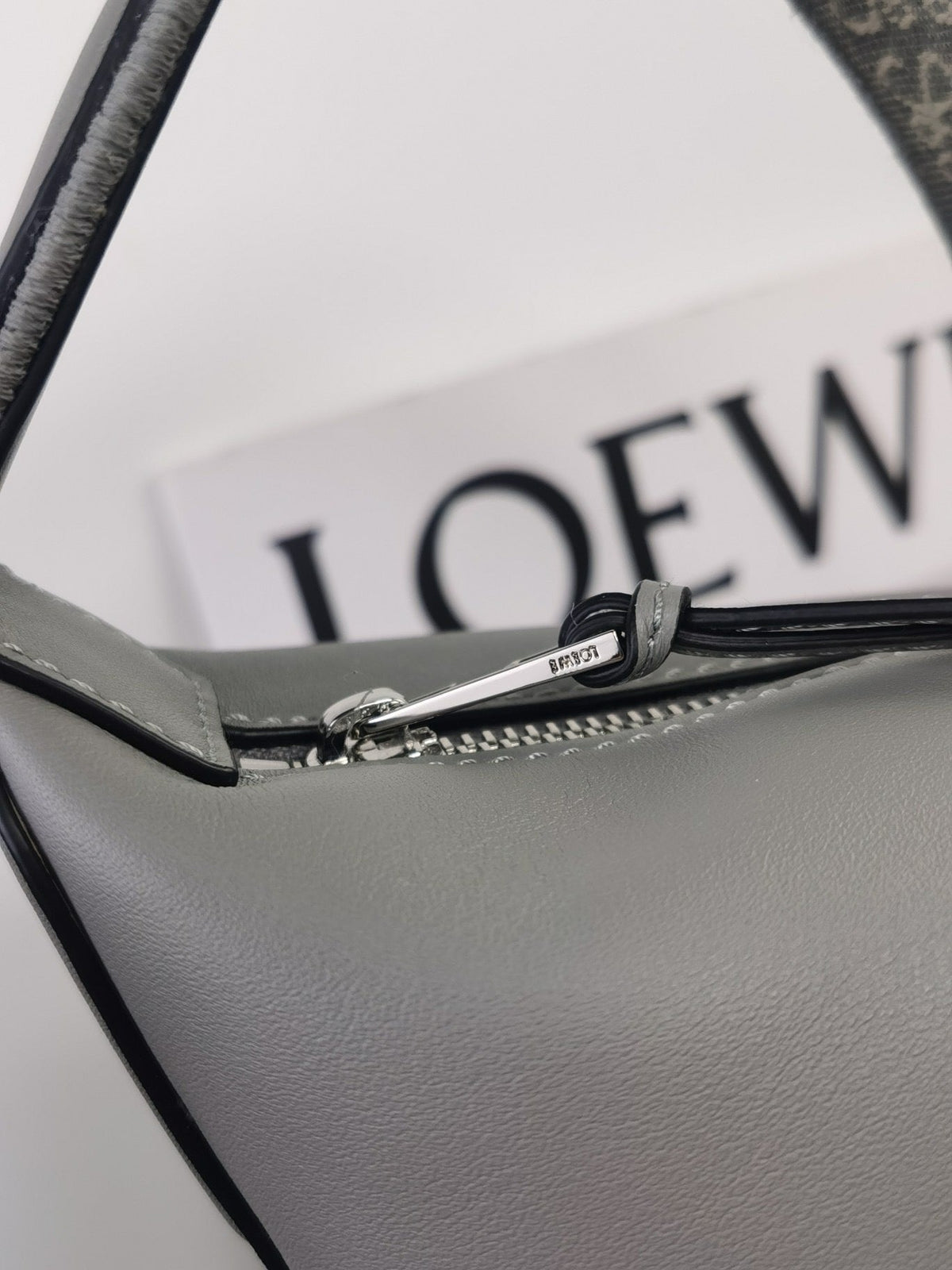 LO Messenger Bag