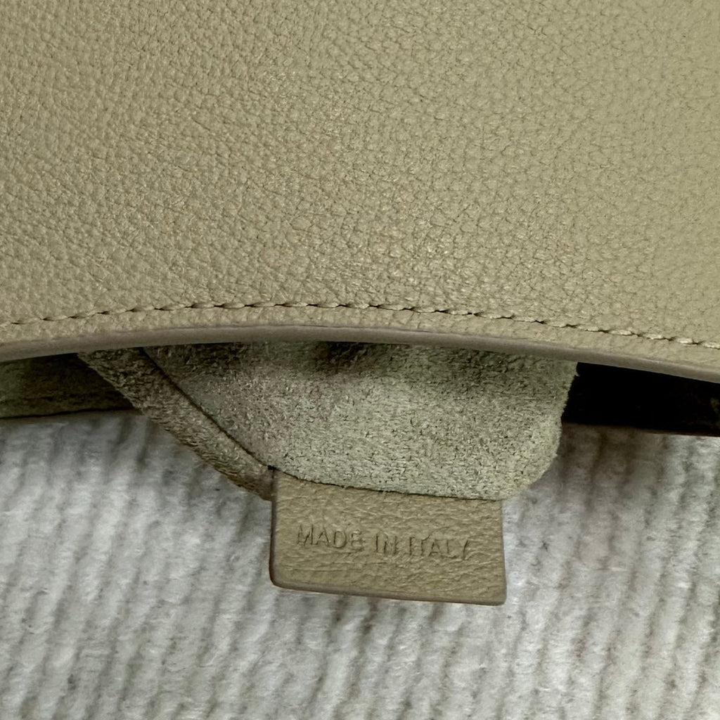PHONE POUCH HELOISE 19 IN DONKEY BROWN SUPPLE CALFSKIN