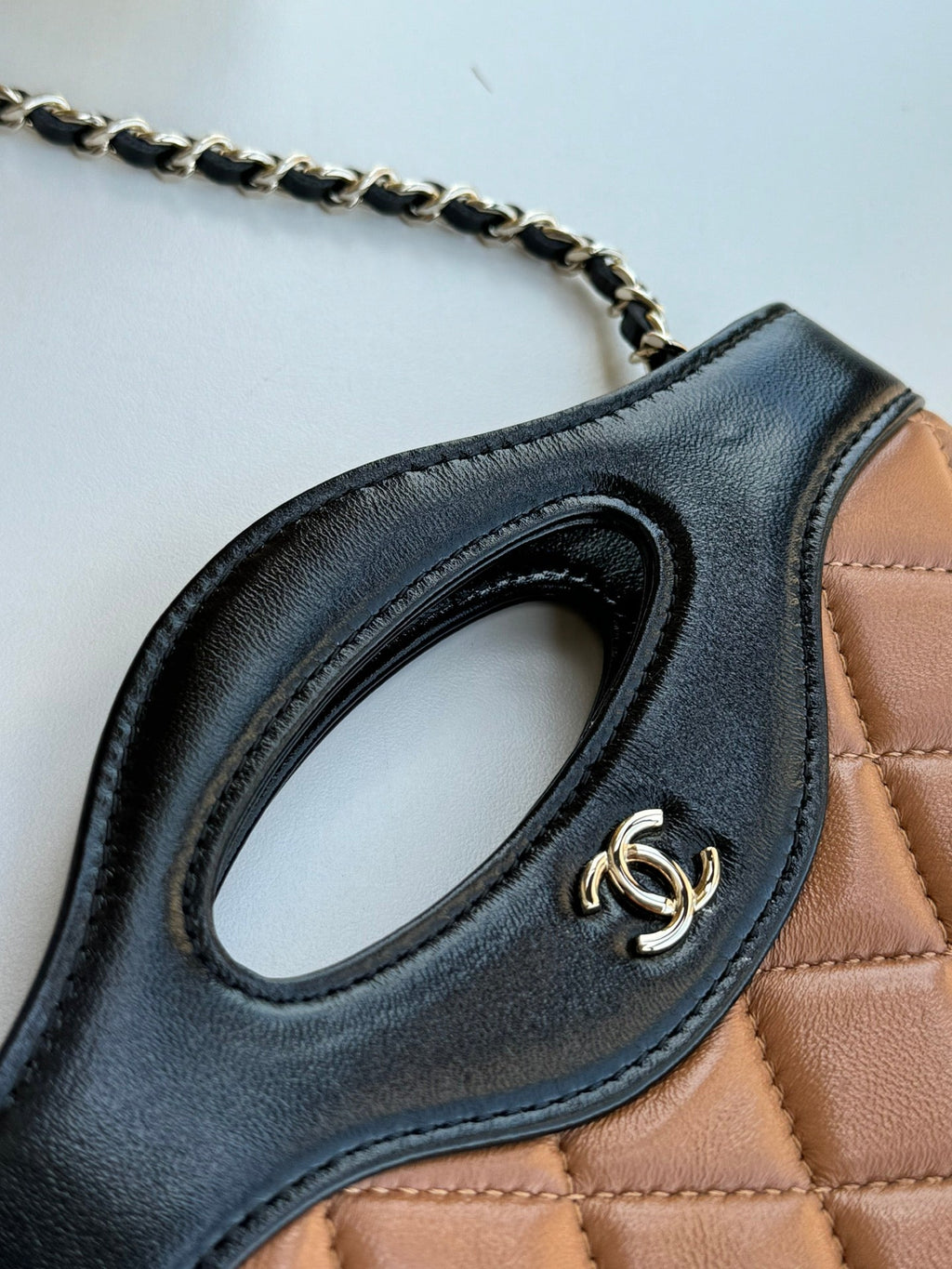 MINI SHOPPING BAG 20 IN BLACK MIX TAWNY BROWN LAMBSKIN GOLD-TONE METAL