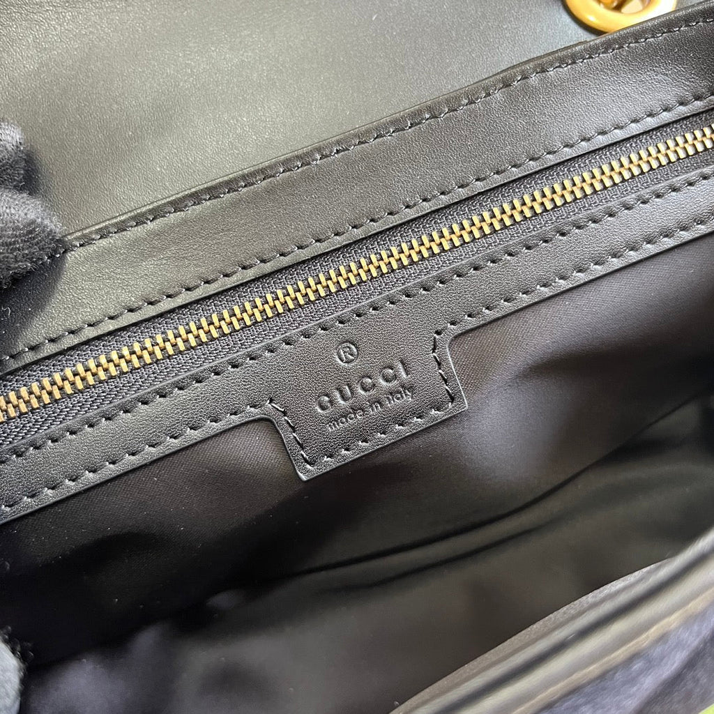 GG MARMONT MEDIUM 26 BAG IN BLACK VELVET