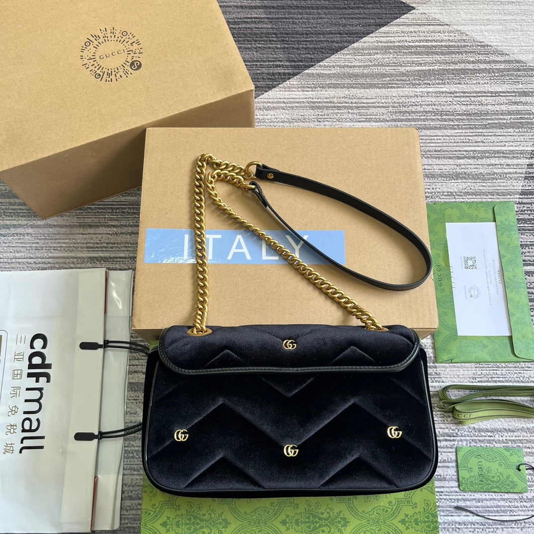 GG MARMONT MEDIUM 26 BAG IN BLACK VELVET