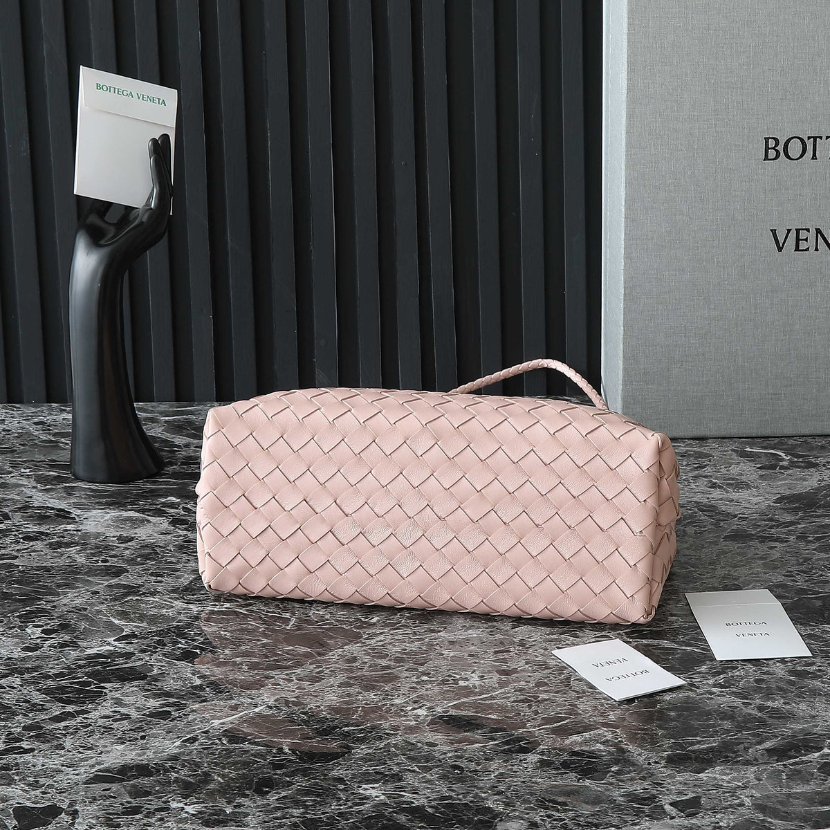 MEDIUM ANDIAMO 32 IN LIGHT PINK LAMBSKIN