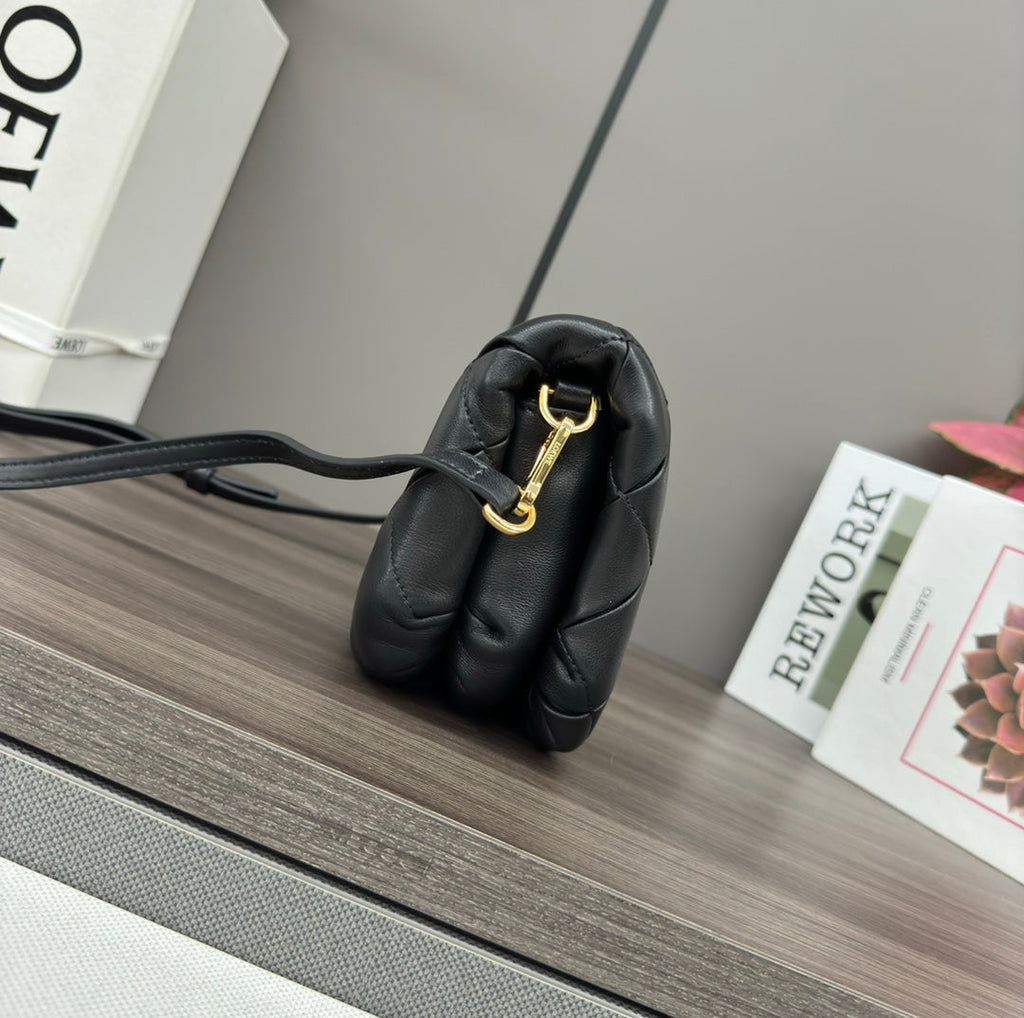 LOE 20 PUFFER GOYA BAG IN BLACK NAPPA LAMBSKIN