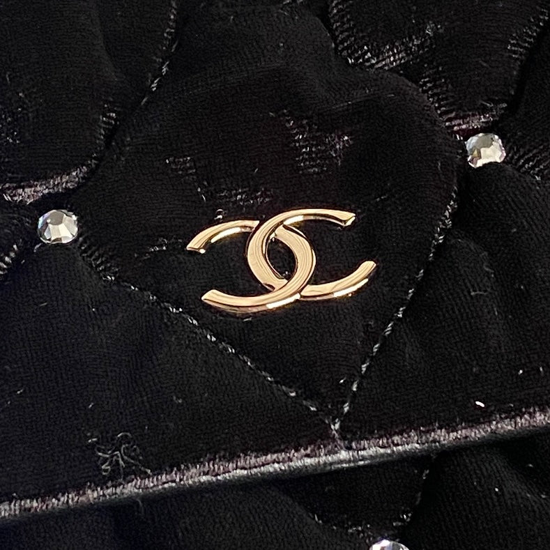 FLAP BAG 23 ATTACHED DIAMOND IN BLACK VELVET GOLD HARDWARE