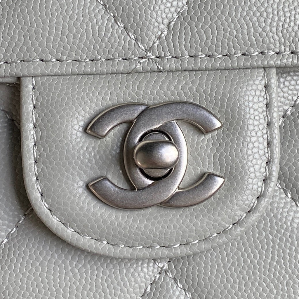 RETRO STYLE FLAP BAG 22 IN RHINO GRAY GRAINED CALFSKIN GOLD HARDWARE