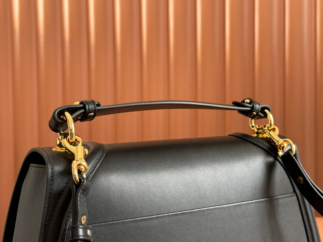 BLONDIE LARGE TOP HANDLE BAG 32 IN BLACK CALFSKIN