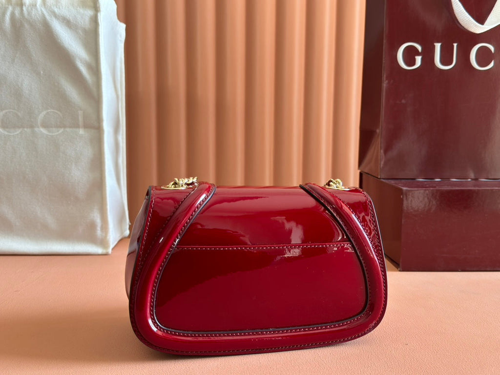 SMALL BLONDIE SHOULDER BAG 21.5 IN RED PATENT CALFSKIN