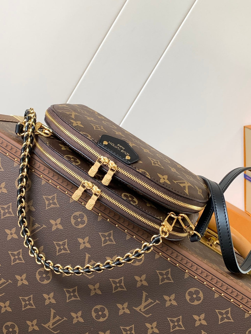 ALMA BE BAG 27 IN BROWN MONOGRAM CANVAS AND COWHIDE
